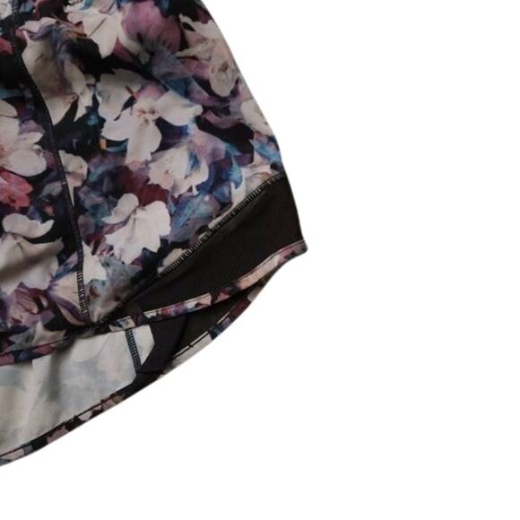 lululemon athletica Hotty Hot Short II *2.5" - Picture 2 of 7